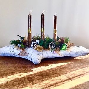 Coastal Winter White Bronze Centerpiece Driftwood Gold Holly Berry Pine 3 Candle